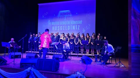Öğretmenlerden 19 Mayıs Konseri Düzenlendi