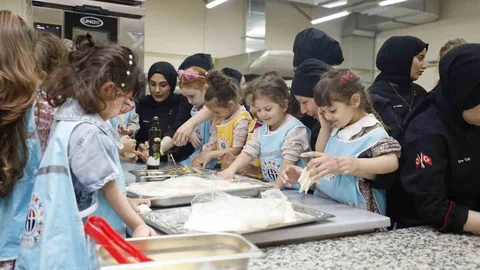 Gaziantep'te Minik Şefler Gastronomi Deneyimi Yaşadı