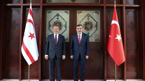 Cumhurbaşkanı Yardımcısı Yılmaz KKTC için Çalışıyor