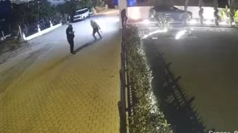 Lüks Araç Kundaklandı
