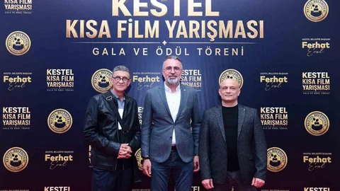 Kestel'de Sanatla Dolu Gala Gecesi