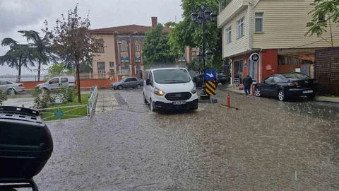 Tekirdağ'da Şiddetli Yağış Etkili Oldu
