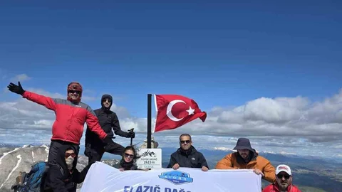 Elazığ'da Anlamlı Zirve Tırmanışı