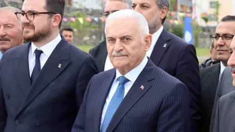 Binali Yıldırım'dan Kiril Alfabeti Açıklaması
