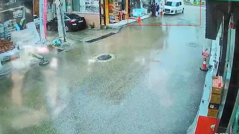 Bursa'da Kamyonet Yayalara Çarptı