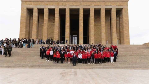 Veli Ozan Çakır Anıtkabir'i Ziyaret Etti