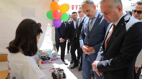Ağrı'da Bilim Şenliği Başladı