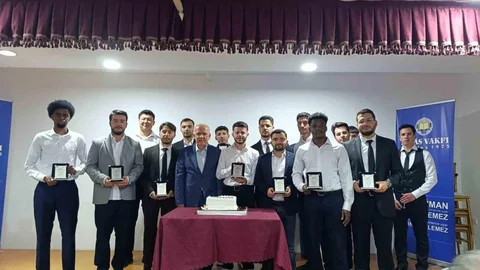 Kastamonu'da Öğrencilerin Mezuniyet Coşkusu