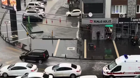 Gaziantep'te Trafik Yoğunluğu Aşılınca Ambulans Hızla İlerledi