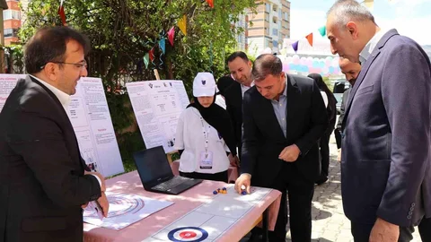 Yıl Sonu Sergisi Oltu'da Gerçekleşti