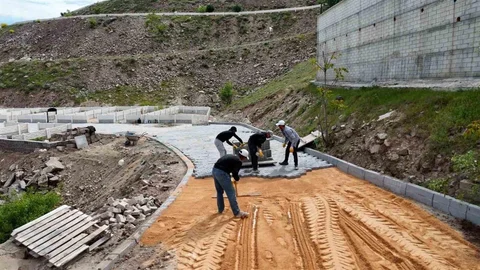 Elazığ'da Mezarlık Temizlik Çalışmaları