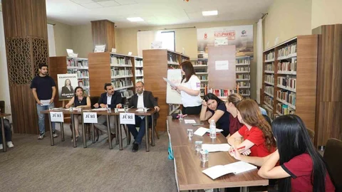 Gençler Fikirlerini Yarışmada Savundu