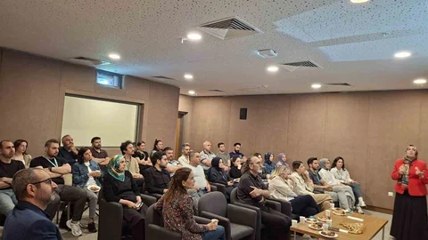 Elazığ'da Sağlık Çalışanlarına Seminer Verildi