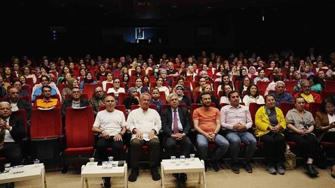 Çaycuma'da Tiyatro Oyunu Büyük İlgi Gördü