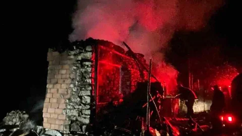 Kumluca'da Müstakil Ev Yangını