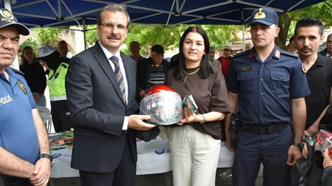 Salihli'de Kask Dağıtımı Yapıldı