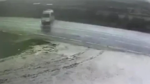 Malatya'da Minibüs Şarampole Devrildi