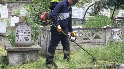 Karabük’te Mezarlık Temizlik Çalışmaları Başladı