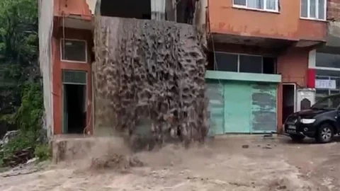 Ordu'da Sel Suları Evi Bastı