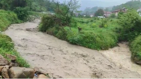 Karabük'te Derelerde Su Seviyesi Yükseldi