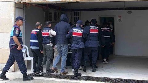 Elazığ’da Sağlık Kuruluşlarına Operasyon Yapıldı