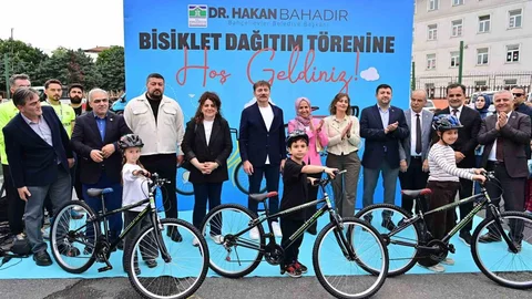 Bahçelievler'de 200 Çocuğa Bisiklet Dağıtıldı