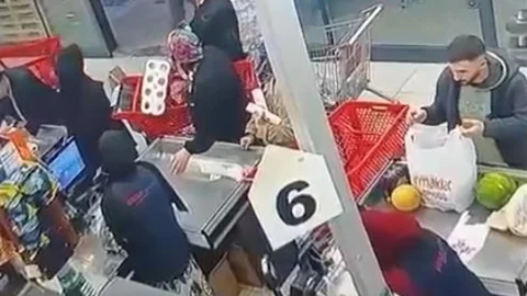 İstanbul'da Markette Kafa Atma Olayı