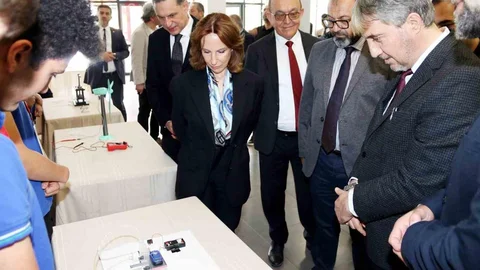 Kütahya'da Bilim Fuarı Düzenlendi