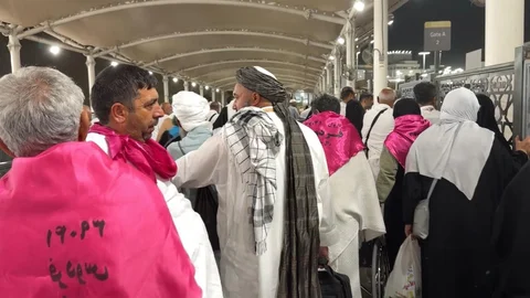 Mekke'de Türk Kökenli Hacılar Dikkat Çekiyor