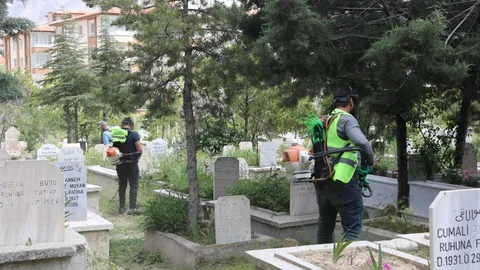 Niğde Mezarlıkları Kurban Bayramı'na Hazırlanıyor