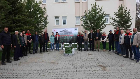 Kars'ta Sebze Fidesi Dağıtımı Yapıldı