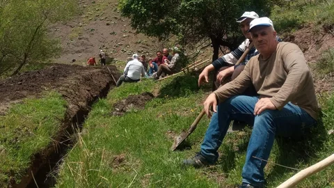 Köylülerden Su Kanalı Temizliği Etkinliği