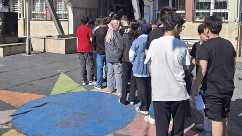 Sultangazi'de LGS ve TYT Provası Yapıldı