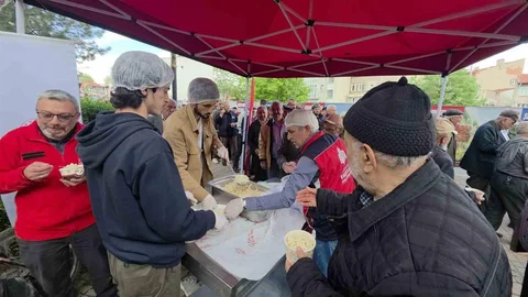 Kütahya'da Geleneksel Cimcik İkramı Yapıldı
