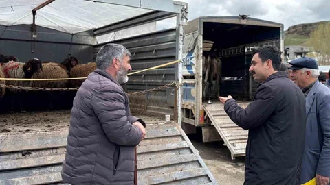 Kaymakam Tutal, Kurban Pazarını Ziyaret Etti