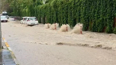 Elazığ'da Sağanak Yağış Etkili Oldu
