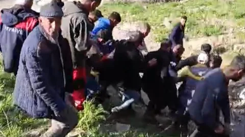 Yüksekova'da Kayalıklardan Düşen Kadın Hayatını Kaybetti