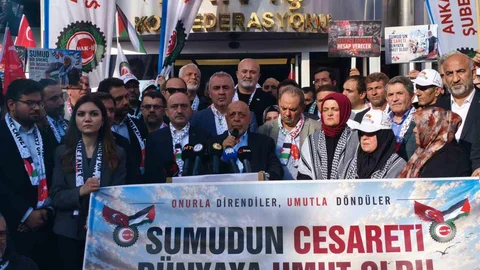 Sumud Filosu’nda Alıkonulan HAK-İŞ Başkanı Karşılandı