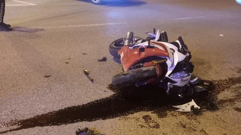 Motosiklet ve Otomobil Çarpıştı Adıyaman'da Yaralı Var