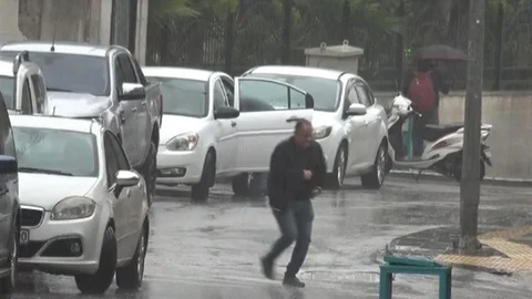 Kilis'te Sağanak Yağış Etkili Oldu