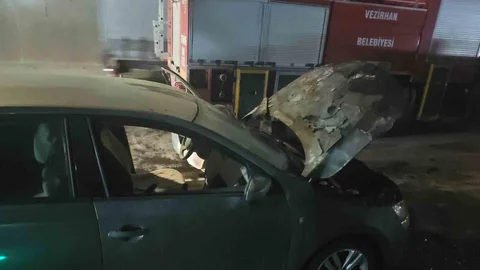 Bilecik'te Seyir Halindeki Otomobil Yandı