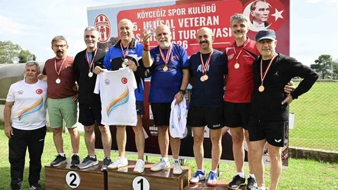 Köyceğiz'de Veteran Masa Tenisi Turnuvası Tamamlandı