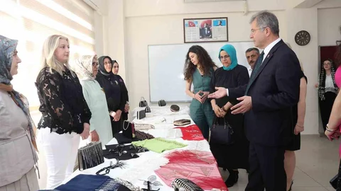 Osmangazi'de OSMEK Eserleri Sergilendi