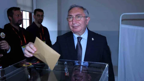 Galatasaray'da Oy Verme Süreci Başladı