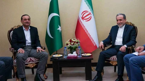 Pakistan'da Diplomatik Görüşme Yapıldı