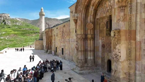 Sivas'ta Tarihi Şifahane'de Müzik Rüzgarı Esti