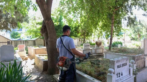 Aydın'da Mezarlık Bakım Çalışmaları