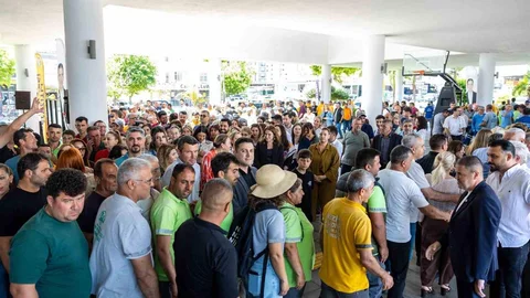 Mezitli'de Başkan Tuncer Personelle Bayramlaştı