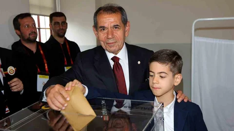 Dursun Özbek Oyunu Kullandı