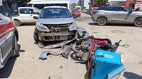 Adıyaman'da Otomobil Motosiklet Çarpıştı